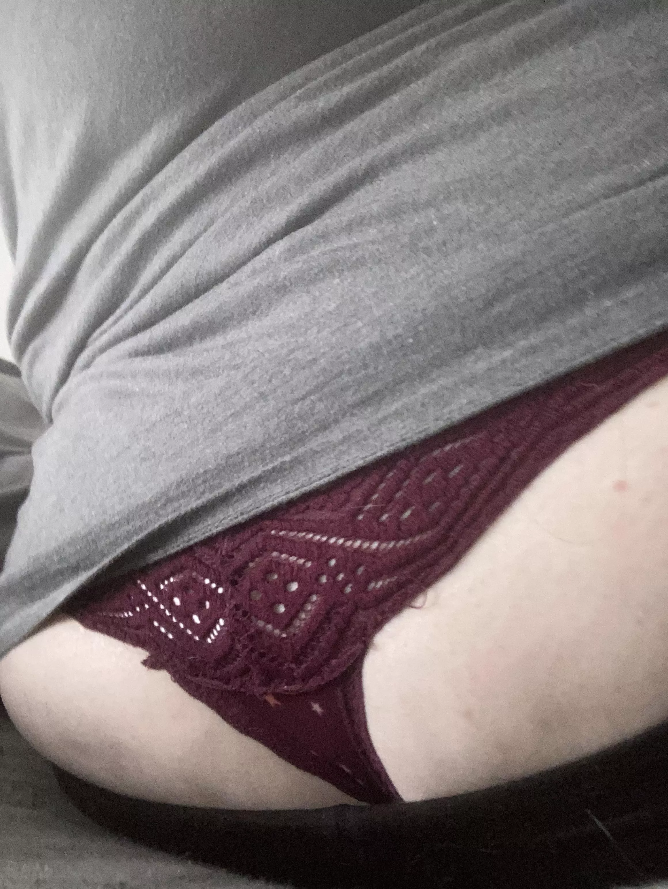 I like showing my thong off sometimes ☺️☺️