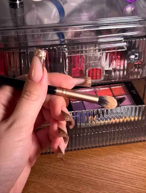 i want to put my long nails in your mouth