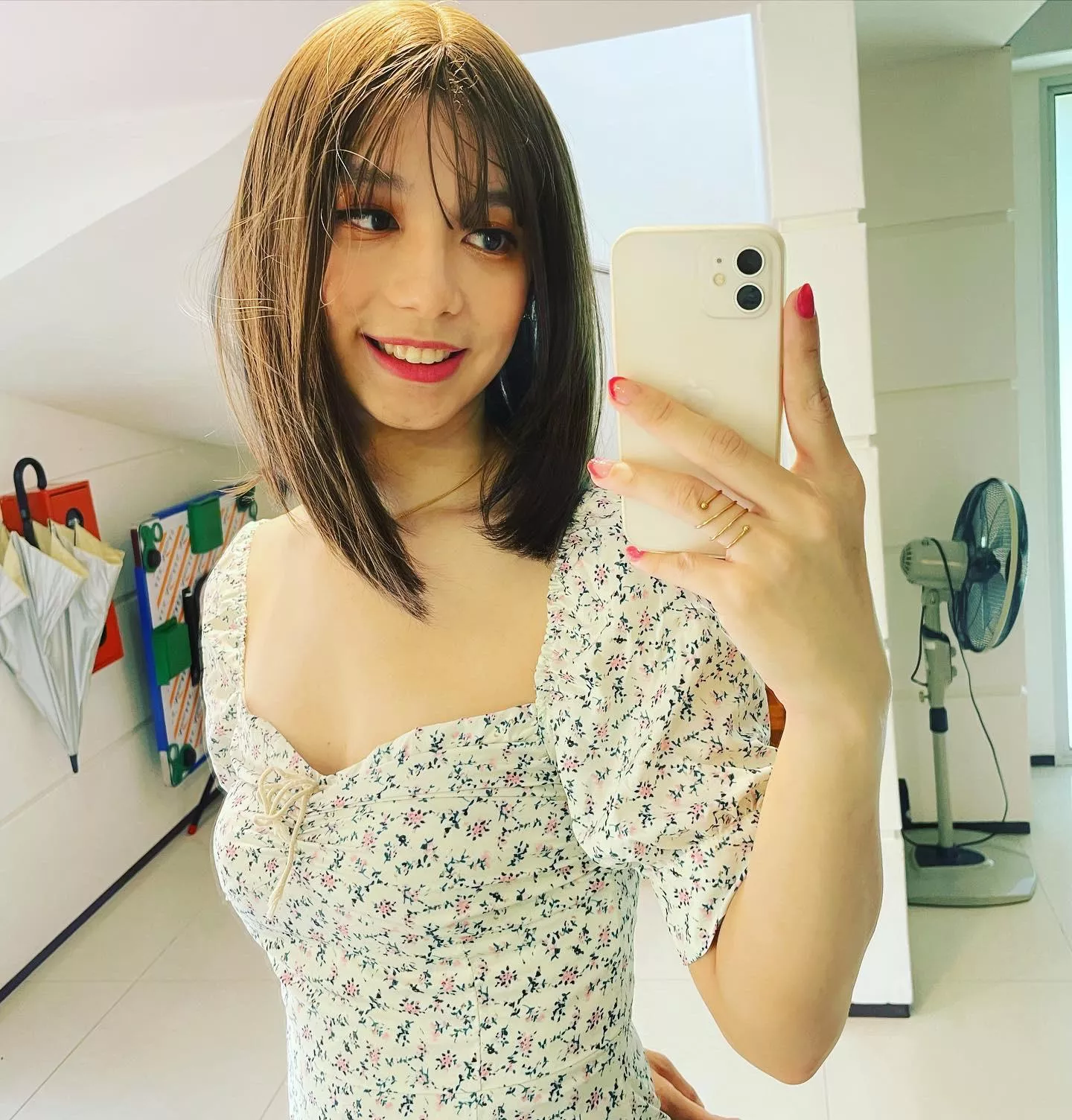 This is one of my favourite selfie, and i want y’all to see it!