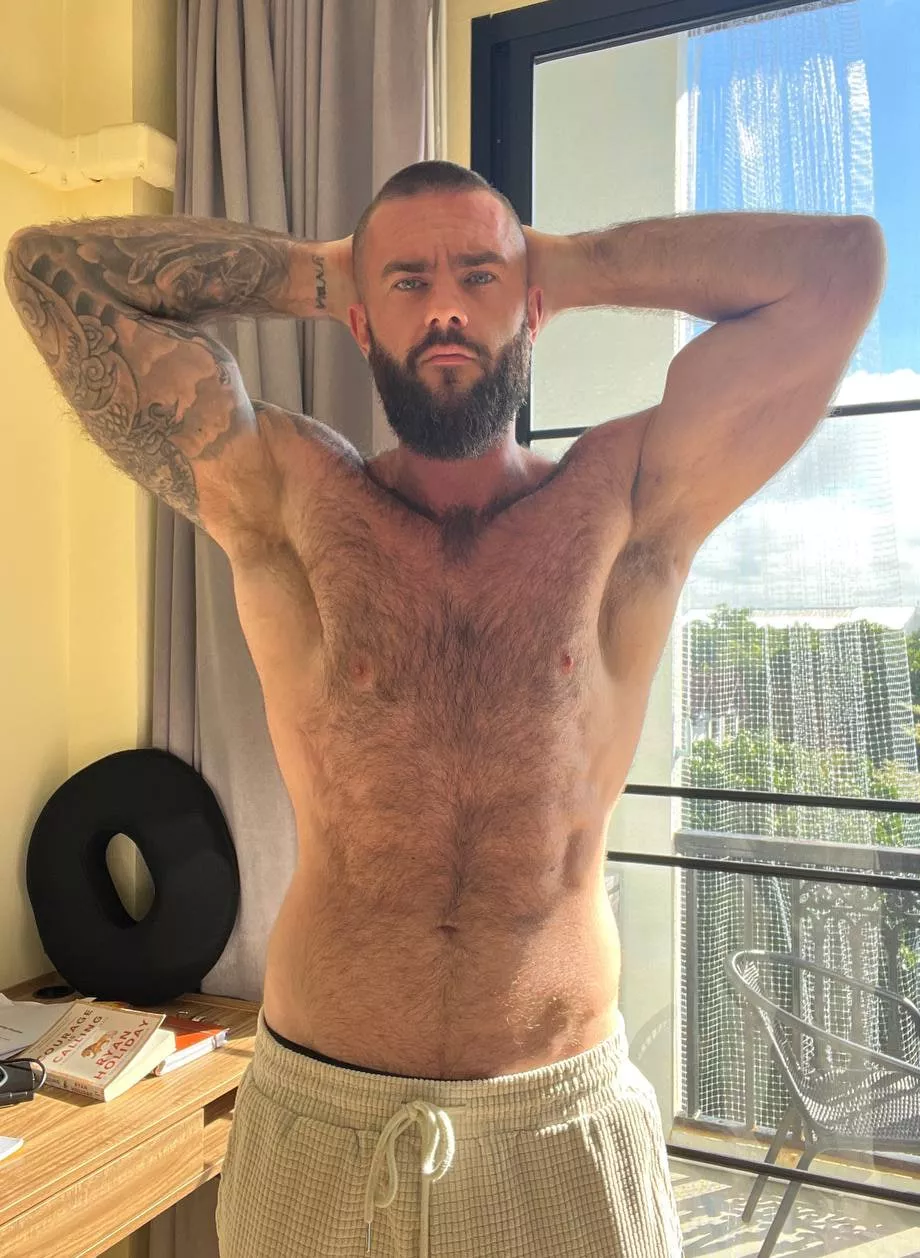 What would you do if you were my neighbor and caught me on my balcony, do you still like me with my hairy chest or could you resist trimming it?