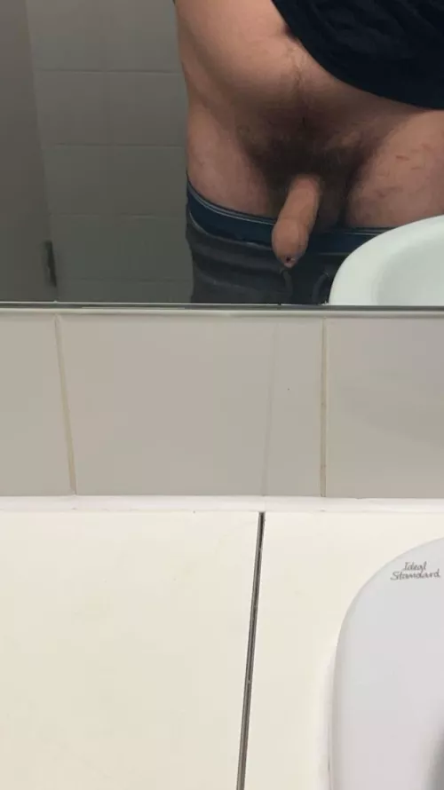 [18]who wants to bottom for me