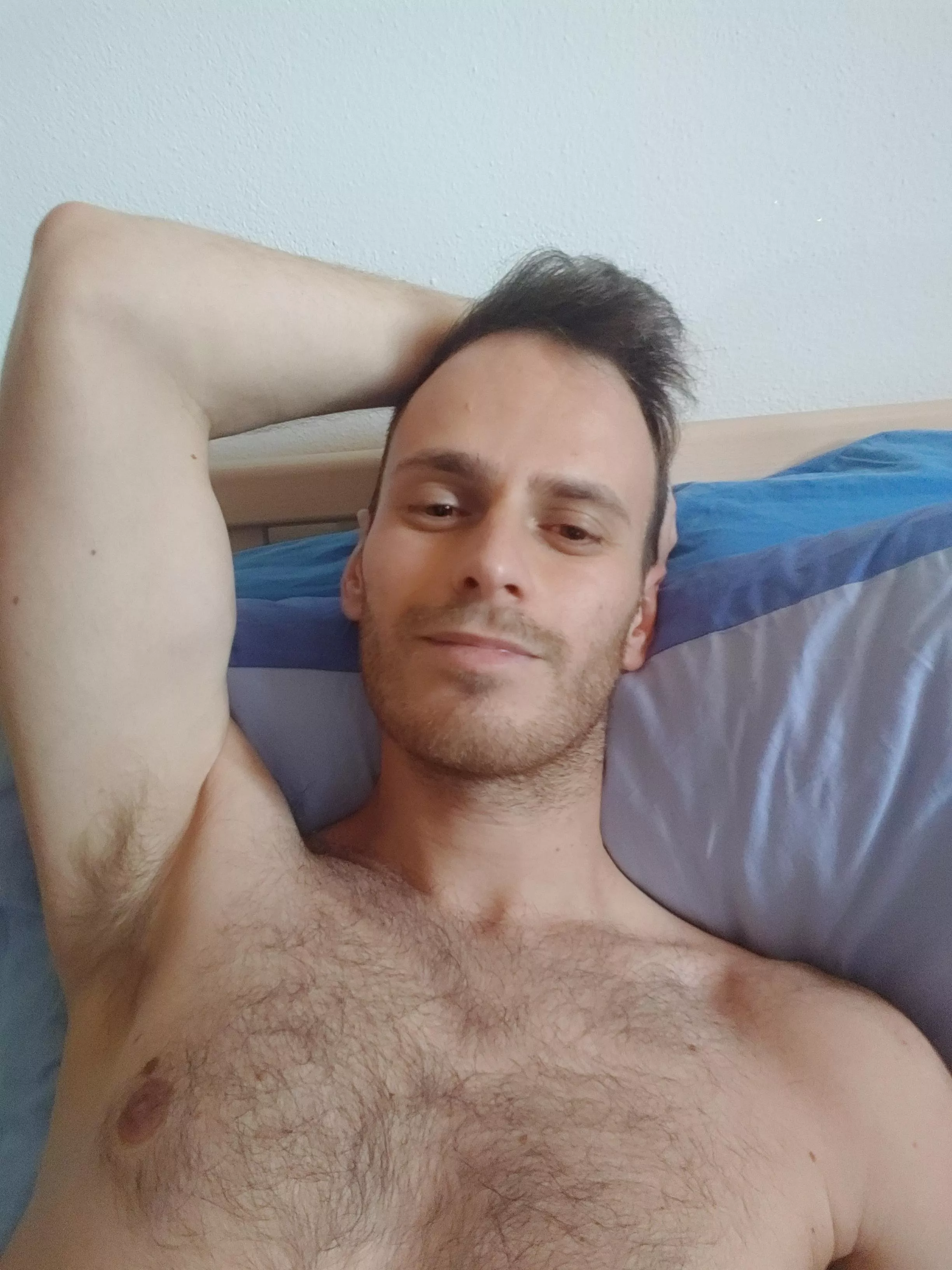 [25] I need someone to rub my hairy chest while we cuddle in bed 💕