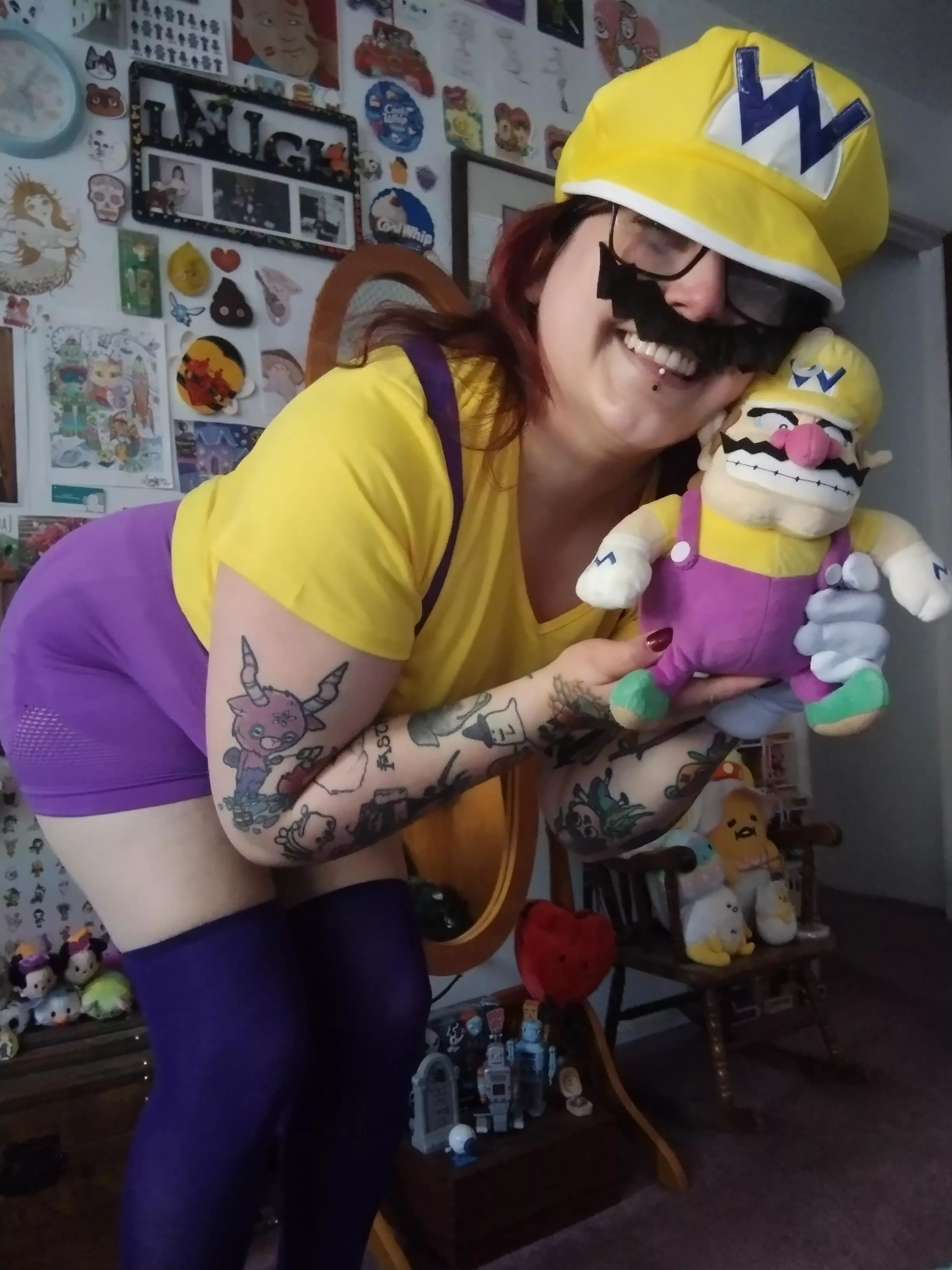 can I get a WAH in the chat? 💜 [enby]