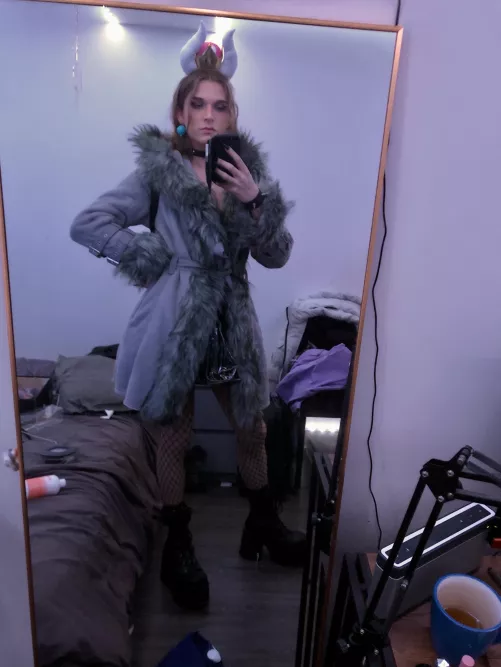 Did one of you order a tall femboy for Halloween?