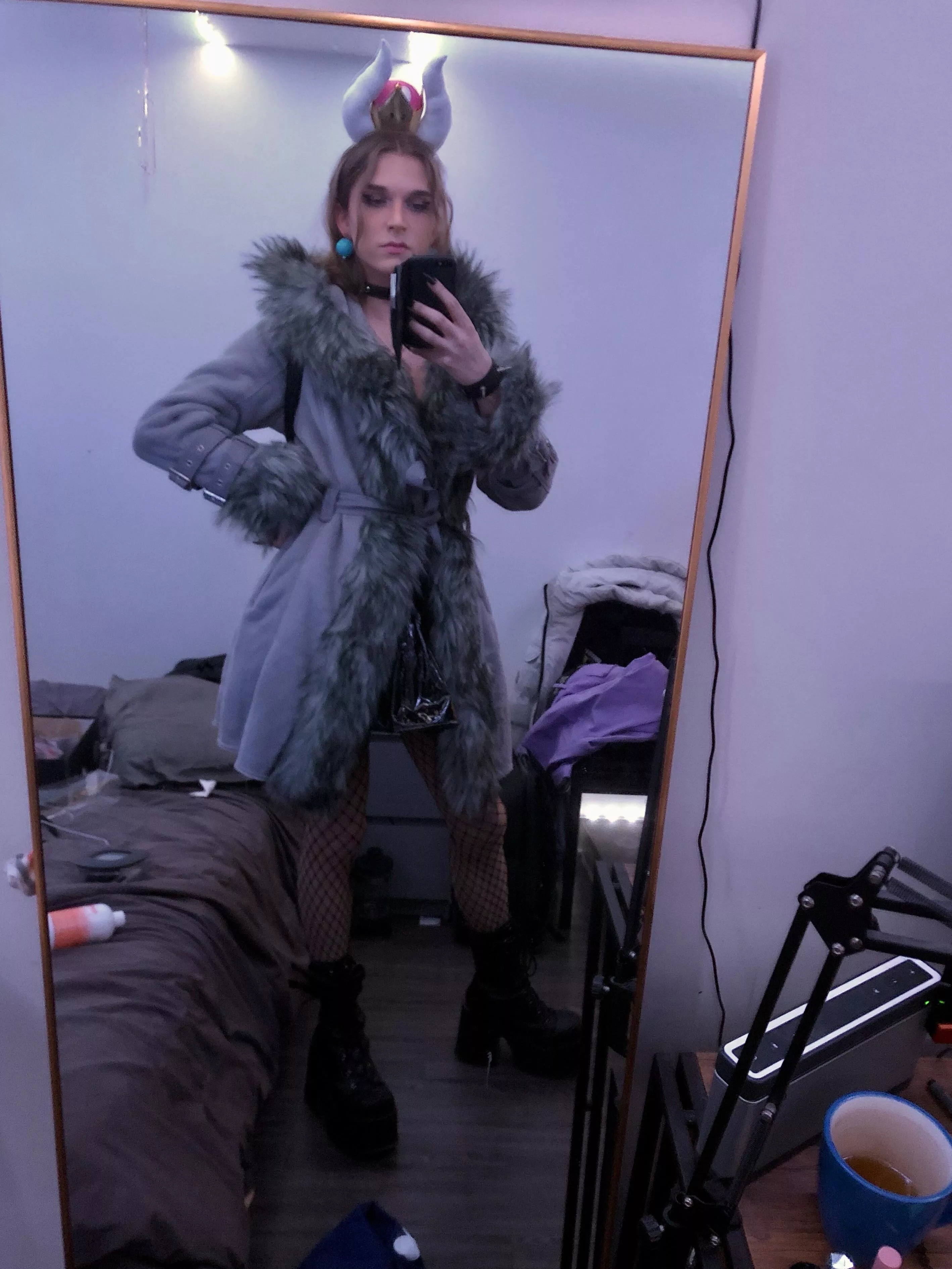 Did one of you order a tall femboy for Halloween?