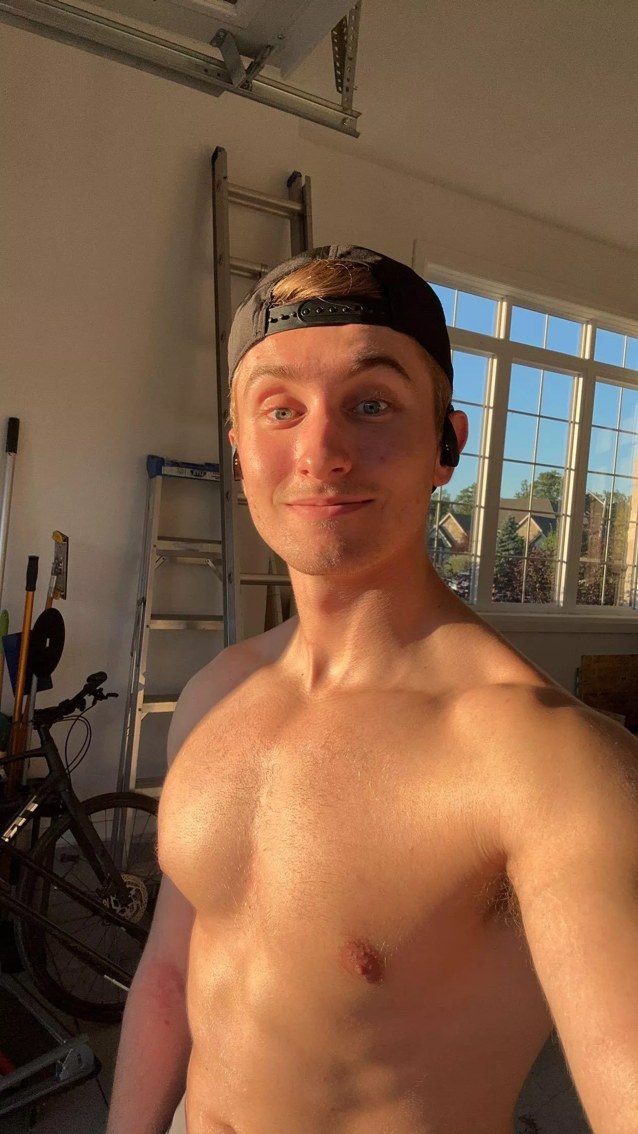 Did you have a good halloween? I prefer the snack in my bed rather than going out for it