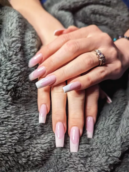 Does a classic French tip make you weak for me?