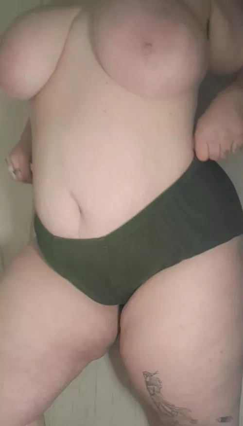 Ever been with a girl whose thick like me?