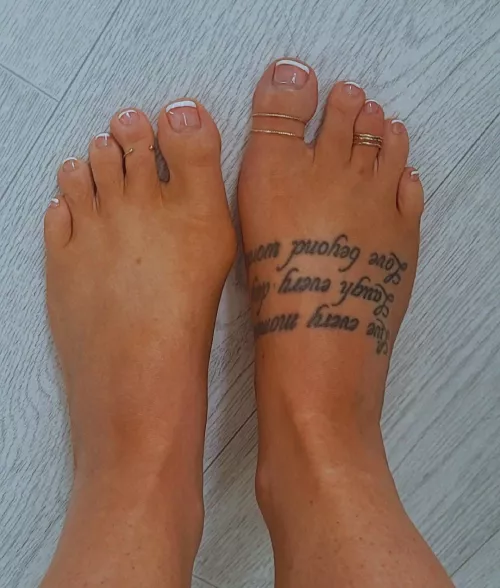 feet need some TLC today 🤍
