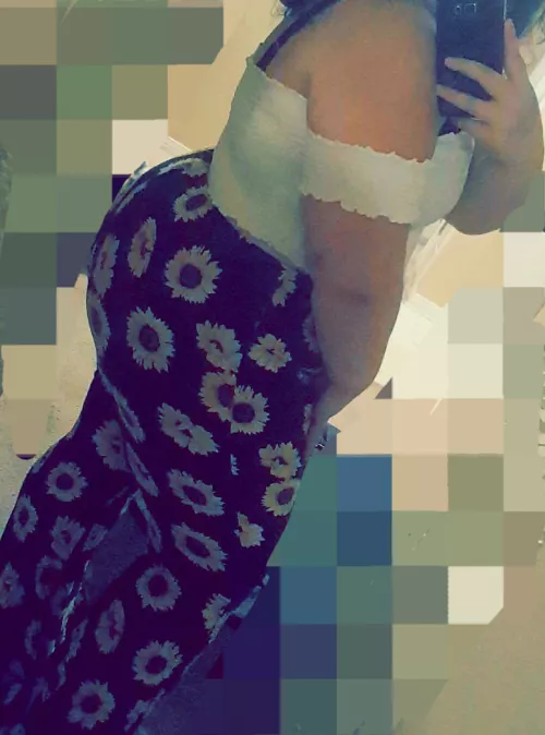 Finally at 100 followers 🥰🫶🏼