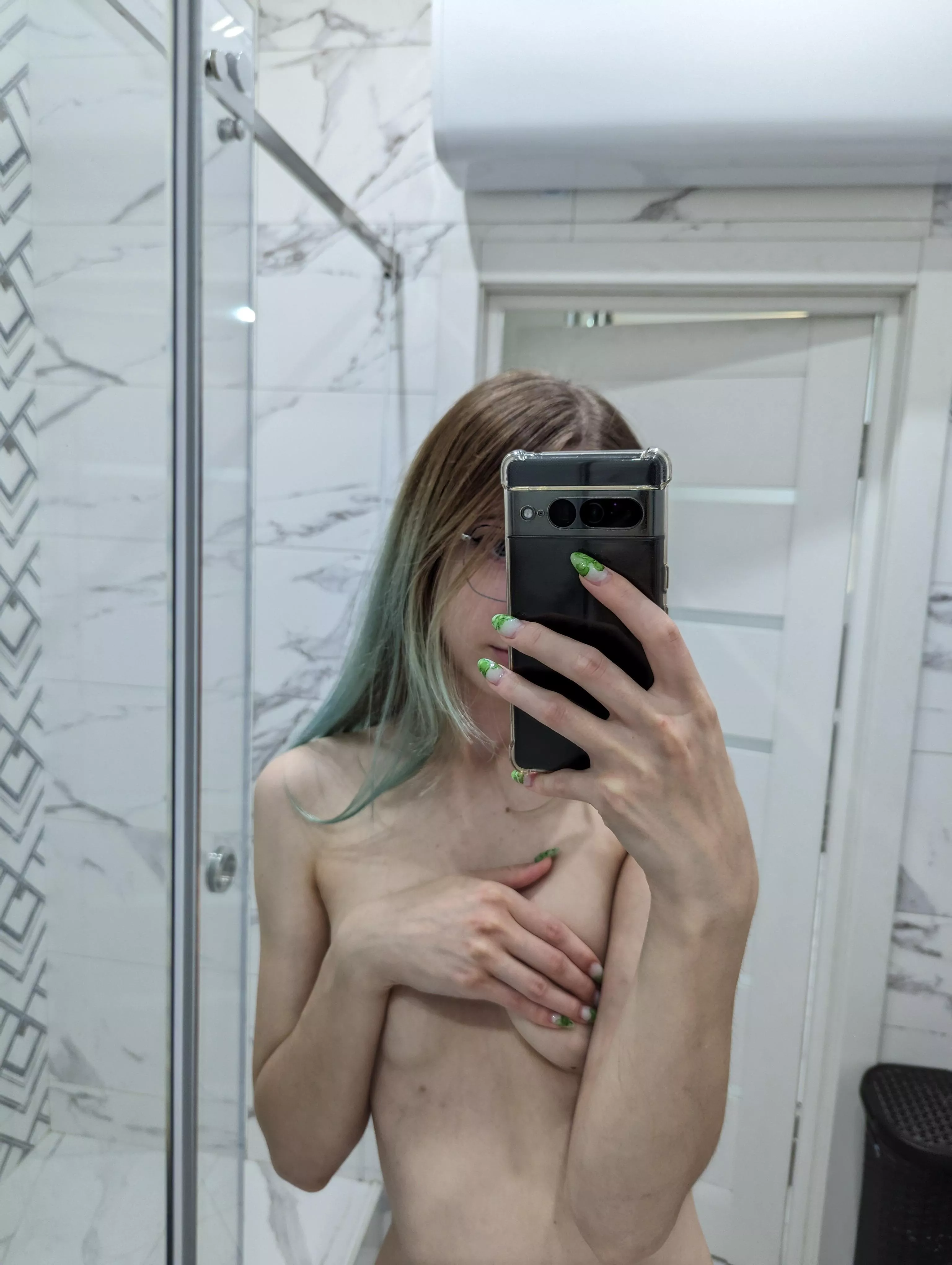 girls with unusual hair turn you on, don't they