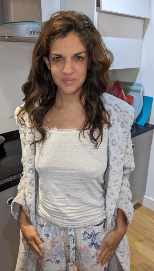 Just woken up braless look