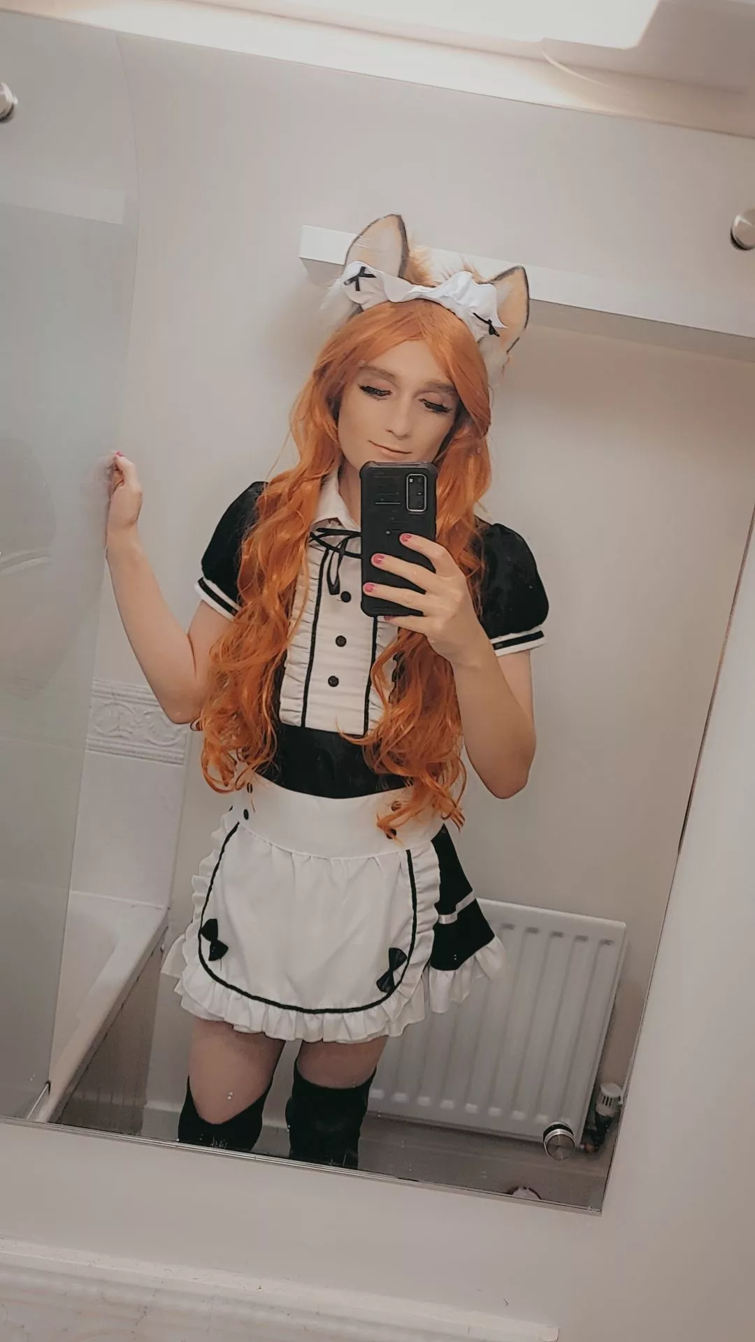 Maid dresses always make me feel kinda cute 😊