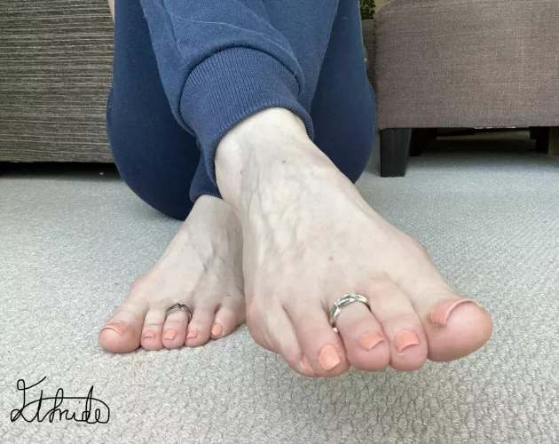 Pretty toes