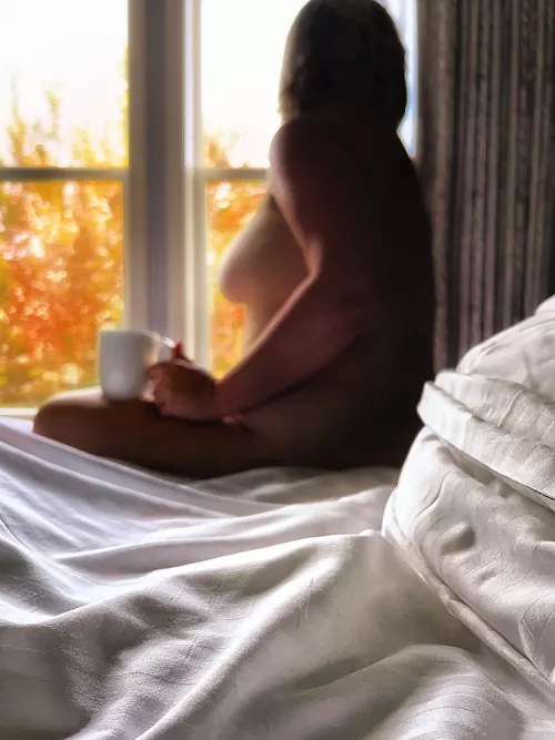 Really focused on getting back into these bedsheets today.