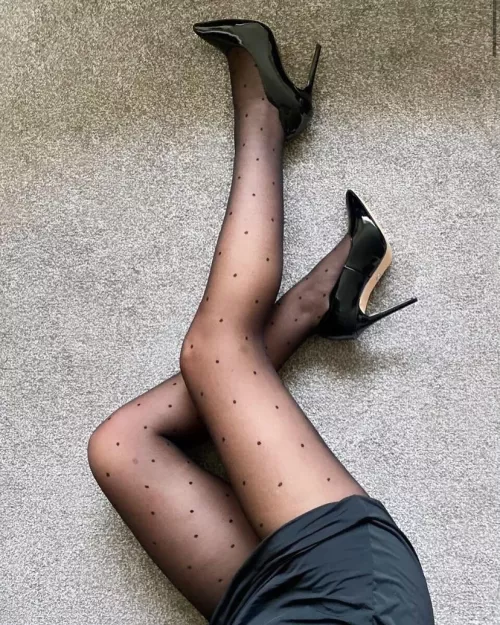 Sexy polka dots 🖤