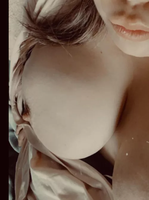 The art of the tease. 💋