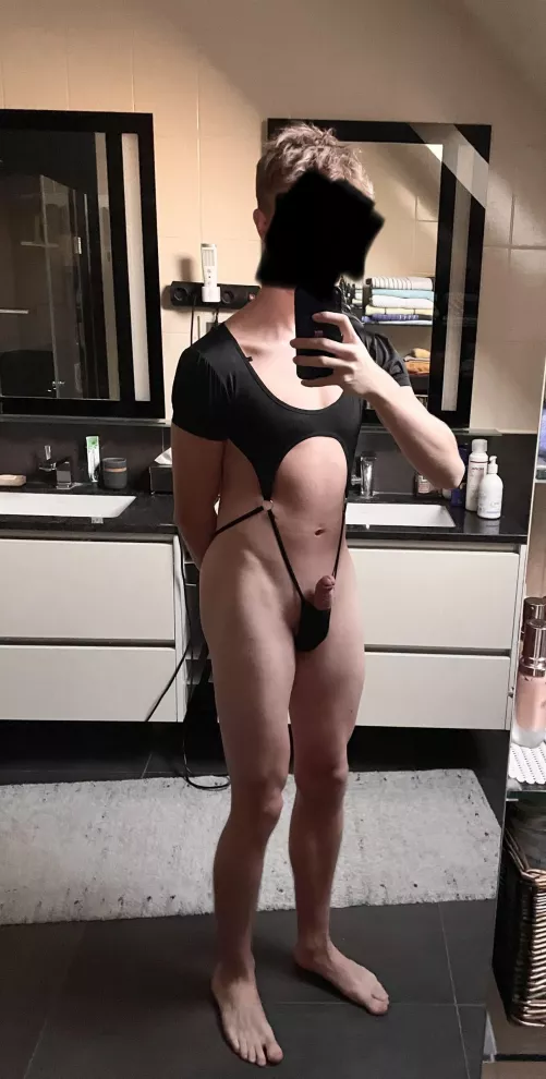 18 full body pic and my small thing