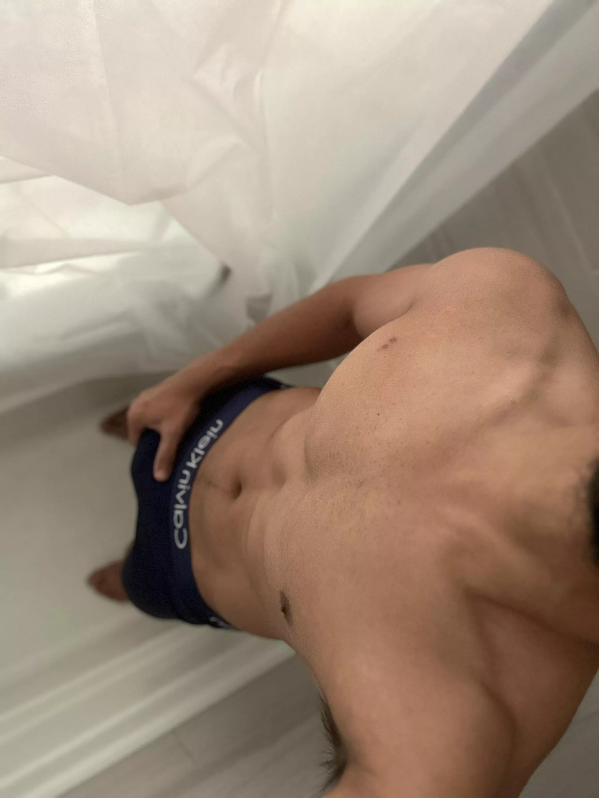 30 [M] Save water shower together