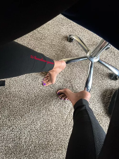 Bored in my meetings all I’m thinking about is having lick the arches 🤭