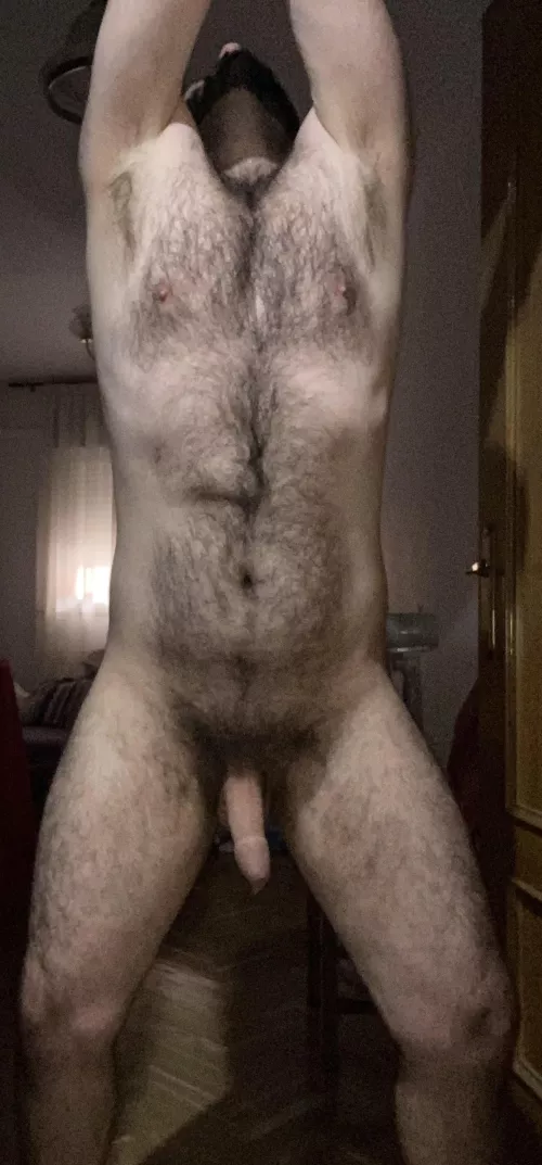 DM are open for connoisseurs of other subreddits or sites where strong hairy men or curvy women share their nudes for fun