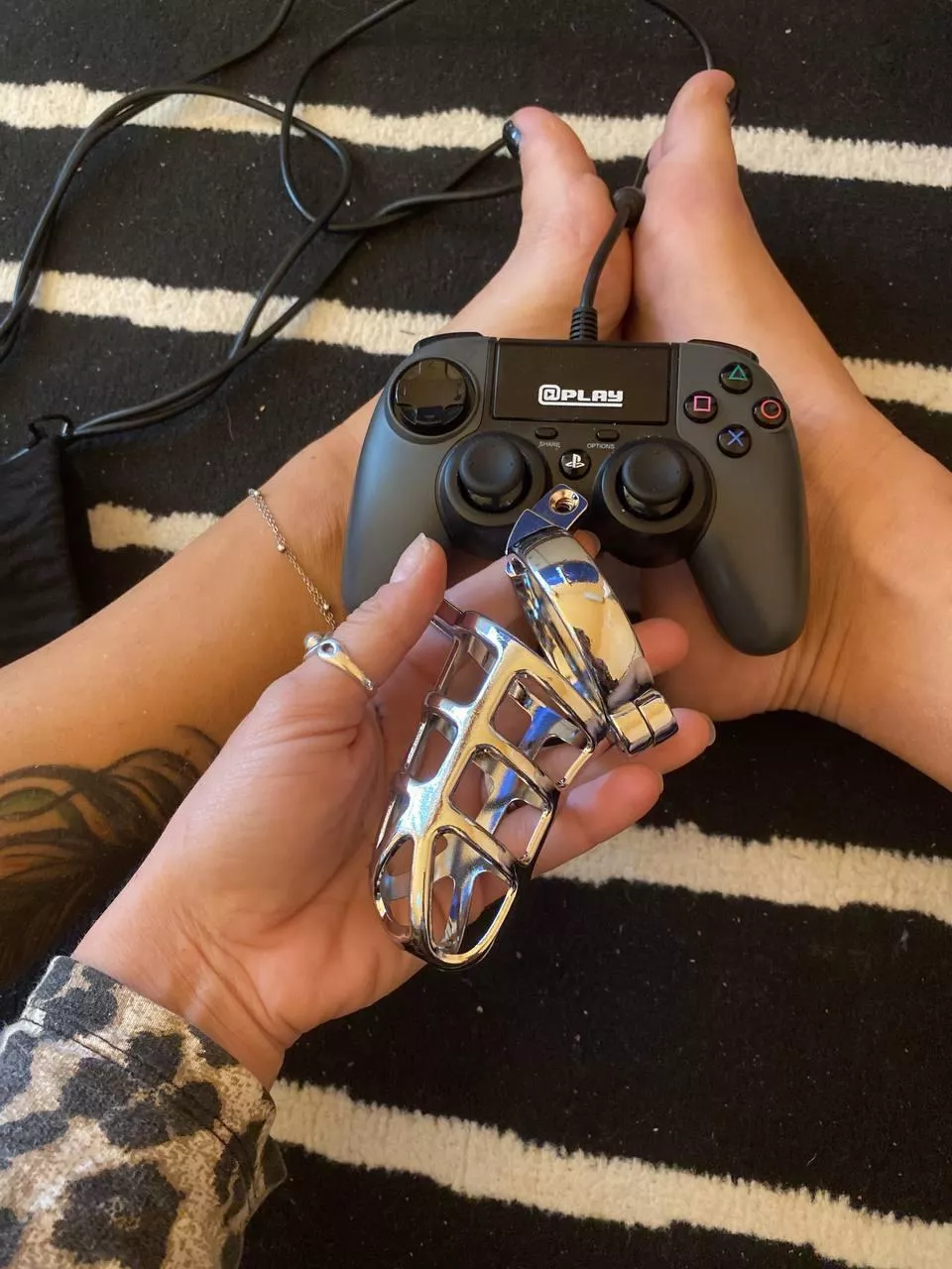 Do you wanna play with me?🖤