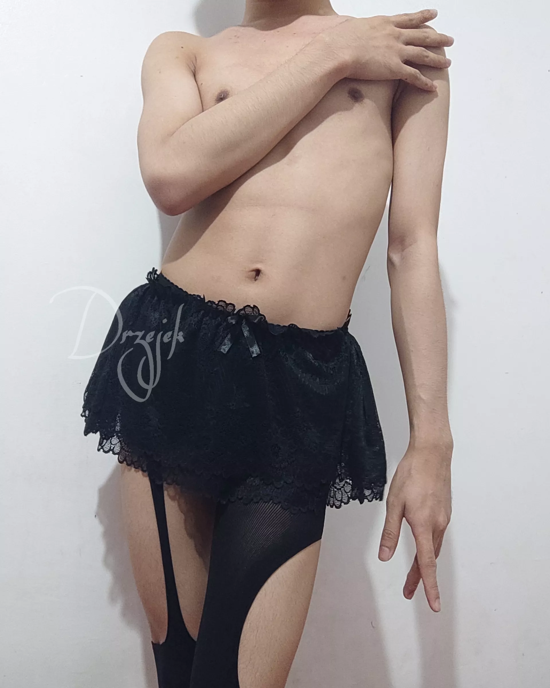 I don't care 'bout ur first love. This should be ur last one. Nothin' like ur last one. You look better on me, that's fashion.