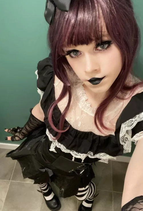 I got a new outfit, does it make me look cute?🖤🥰