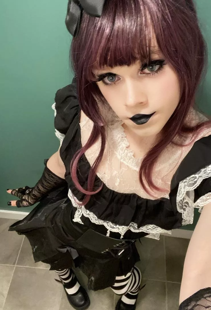 I got a new outfit, does it make me look cute?🖤🥰