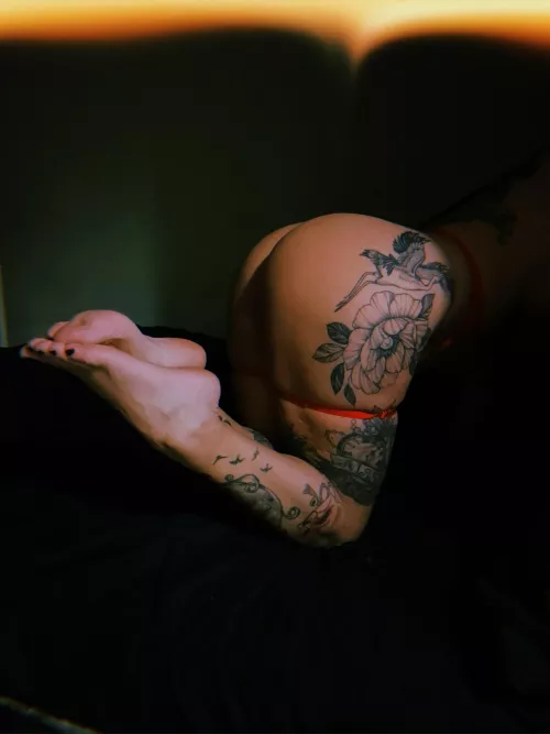 🤤 If you had to choose between foot job or anal, what would it be... 🤤