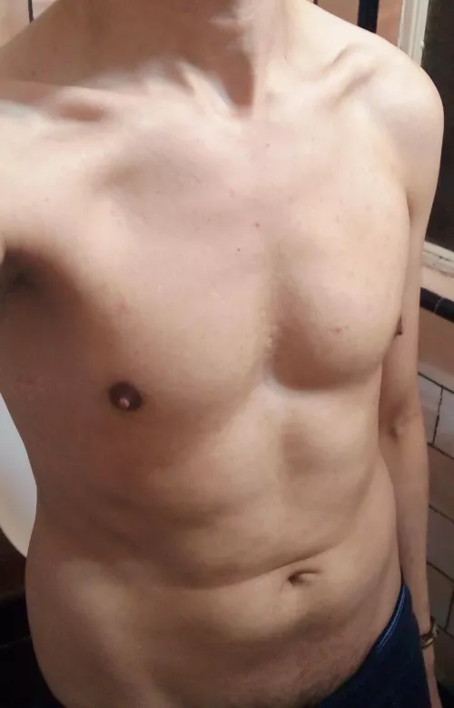 If you wanna see what's under the pants, dm me 😉