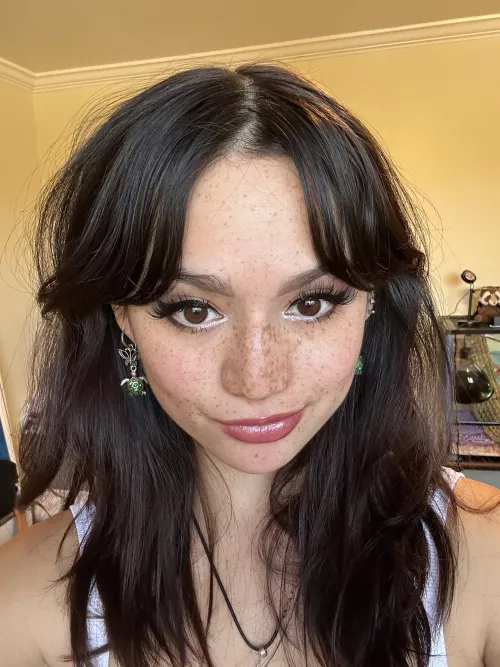 Loving my natural look, save the turtles btw.