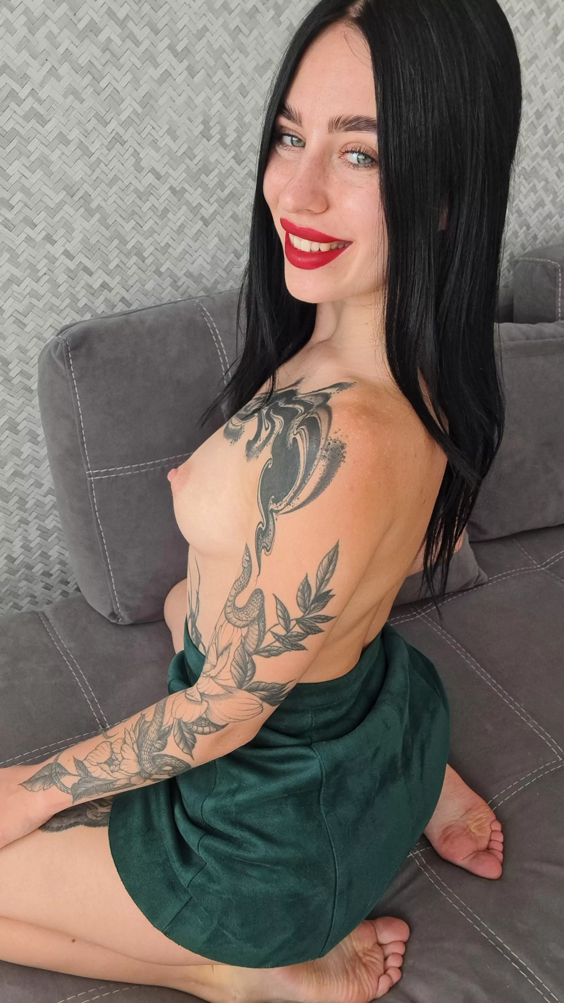 My body is made for sex😈