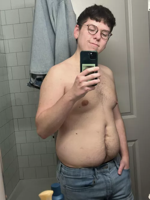 My body isn’t perfect and I don’t expect it to be! I used to be so hard on myself about it but as long as I feel good, I am happy with that :)