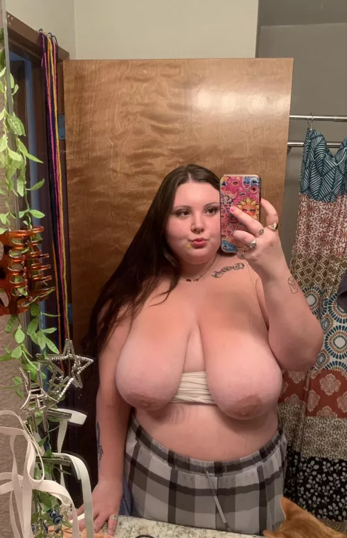 they’re soo heavy can u hold them for me?😋