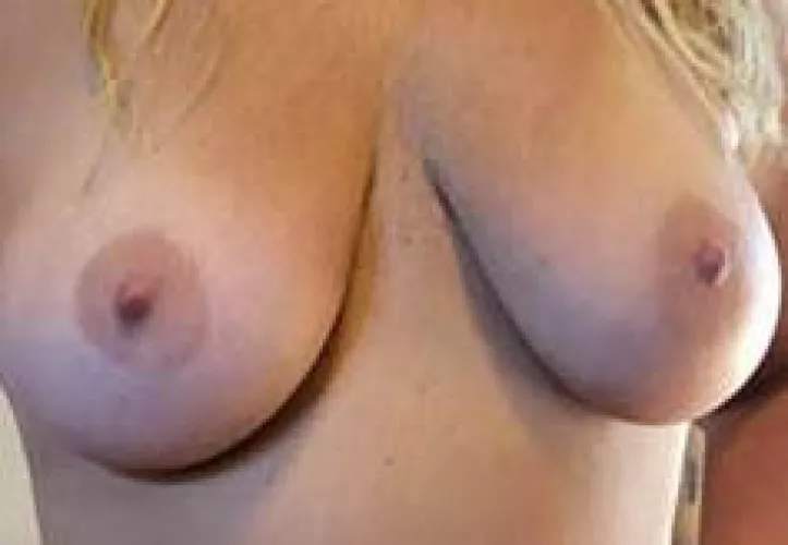 Vacations always make me horny and hard ! !