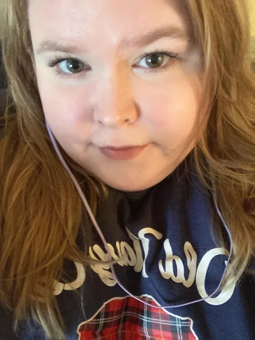 About to go to an event to sell stuff, do I look approachable? 😊