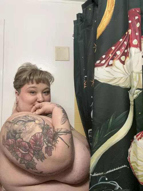 Afternoon shower, thought I looked cute 🥰