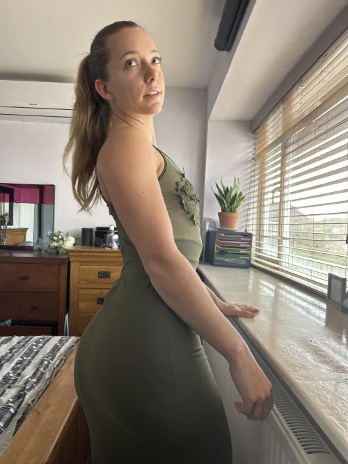 does my bum look good in this dress