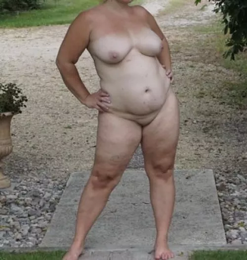 F 42 5’2 190lbs Nude at the cottage this summer!
