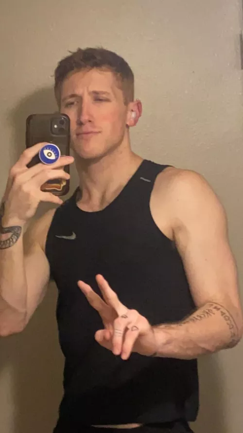 Going to the gym sucks but I’m trying more :)