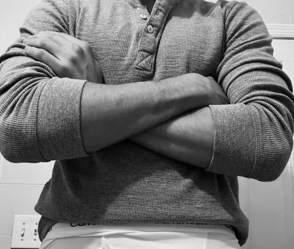 How does Reddit feel about a 28-year old hung single daddy?