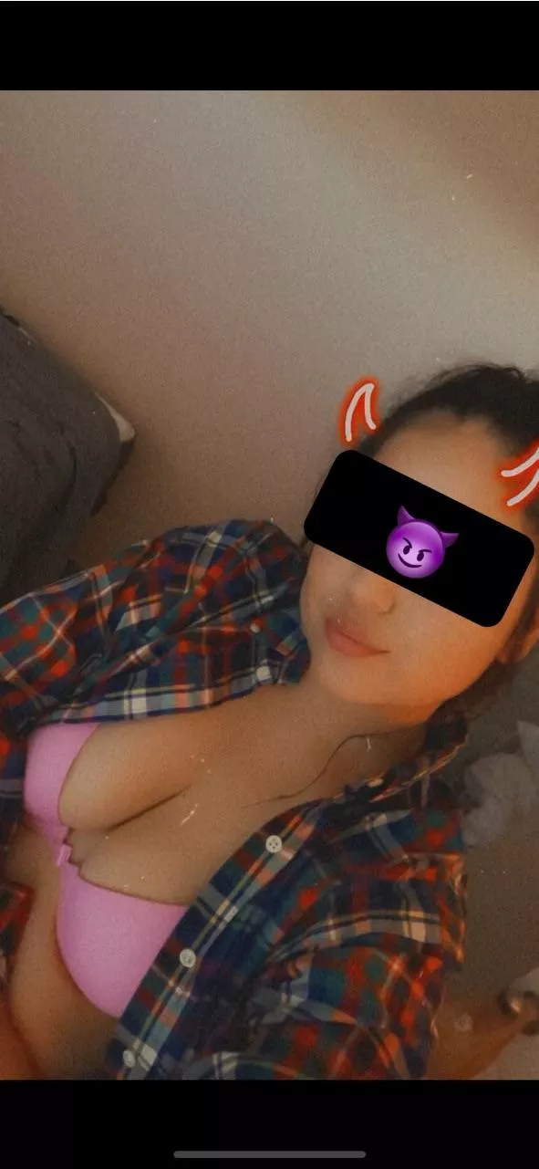 Hubby doesn’t know I wear other men’s shirts when he’s away for work 😈