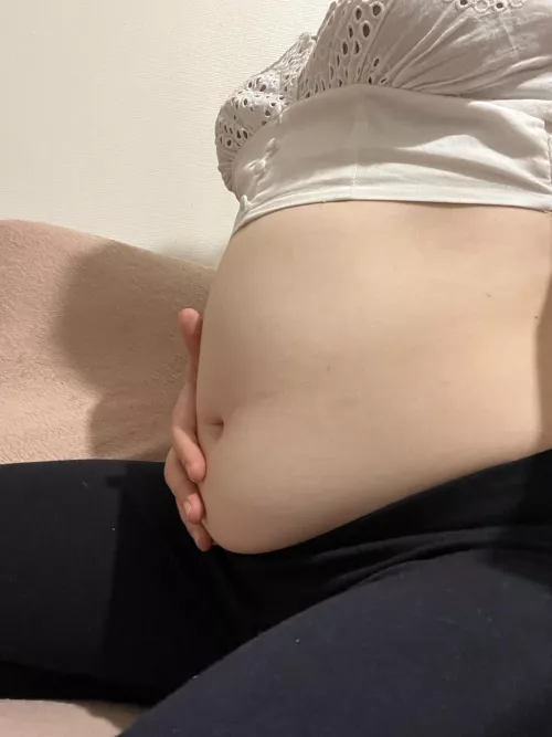 Loving to touch my belly after eating 🤤☺️