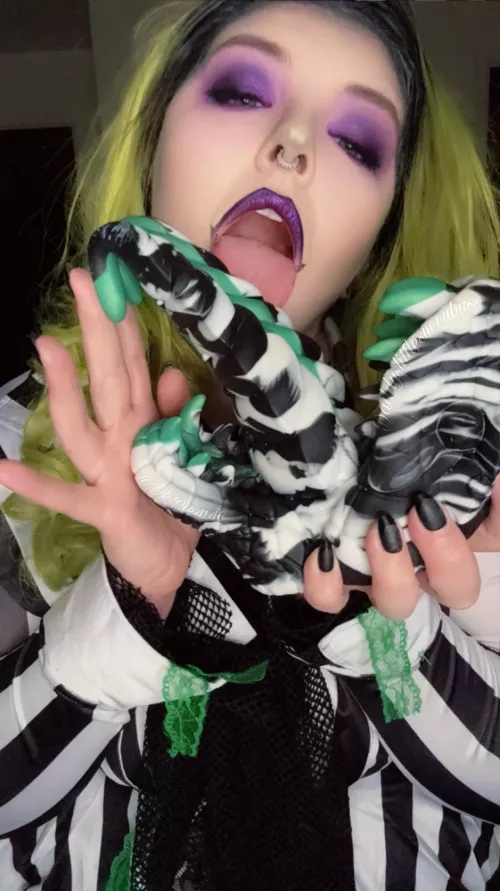 My custom large Yaunti from Wandering Bard came out absolutely amazing!!!