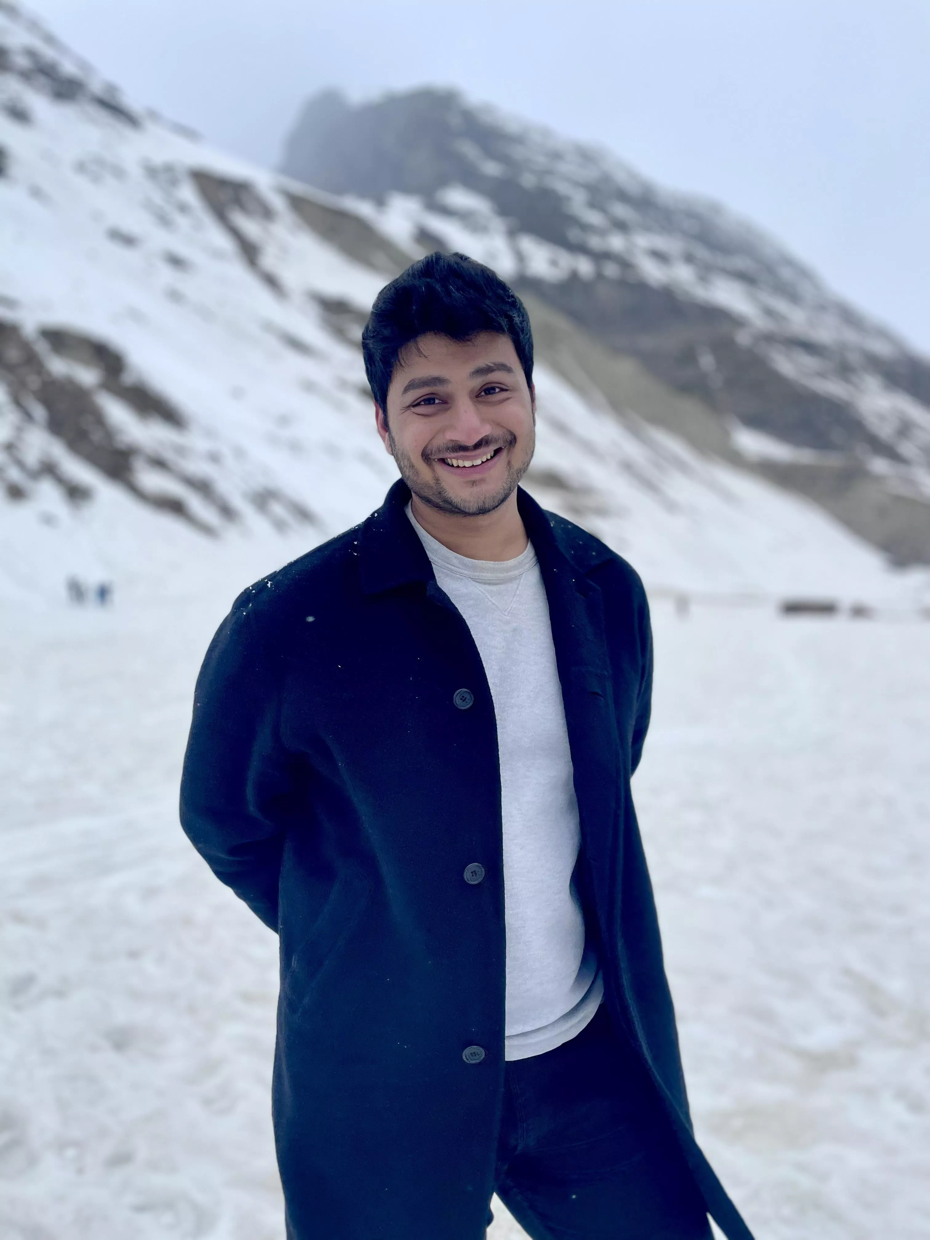 My first snowfall in India 🫶🏻