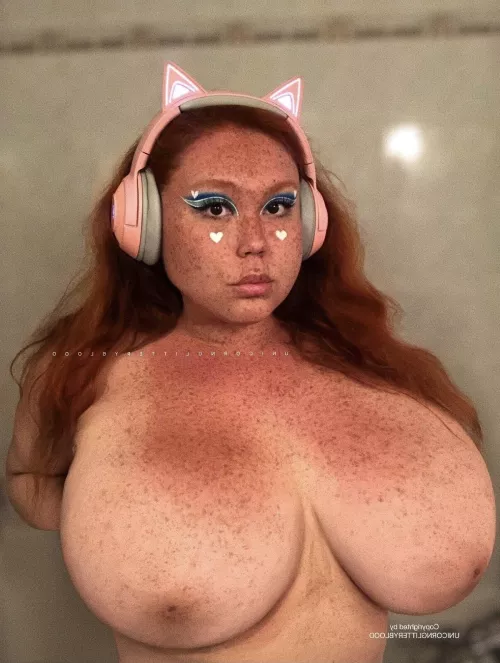 [OC] i got a big sunburn.. wanna rub aloe on my huge tits?