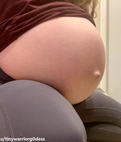 Pretty Preggo Tummy 😋💗