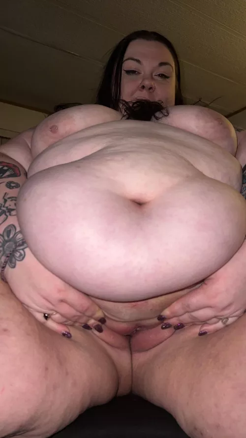 Tight pussy, fat fupa, big belly, is there anything better ?