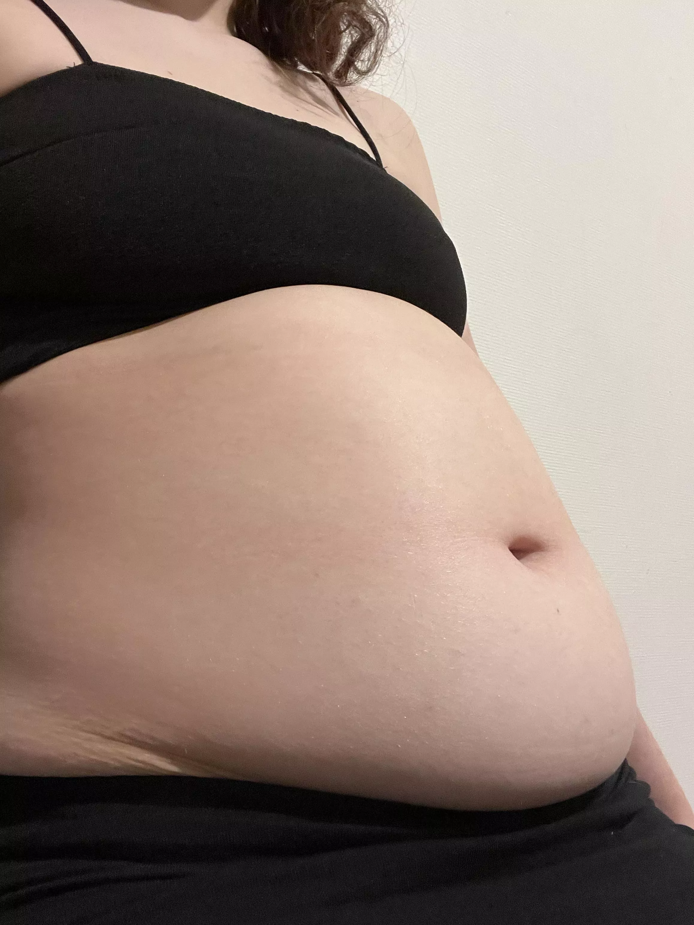 Well stuffed by my feeders on mym 🤰🏻👄